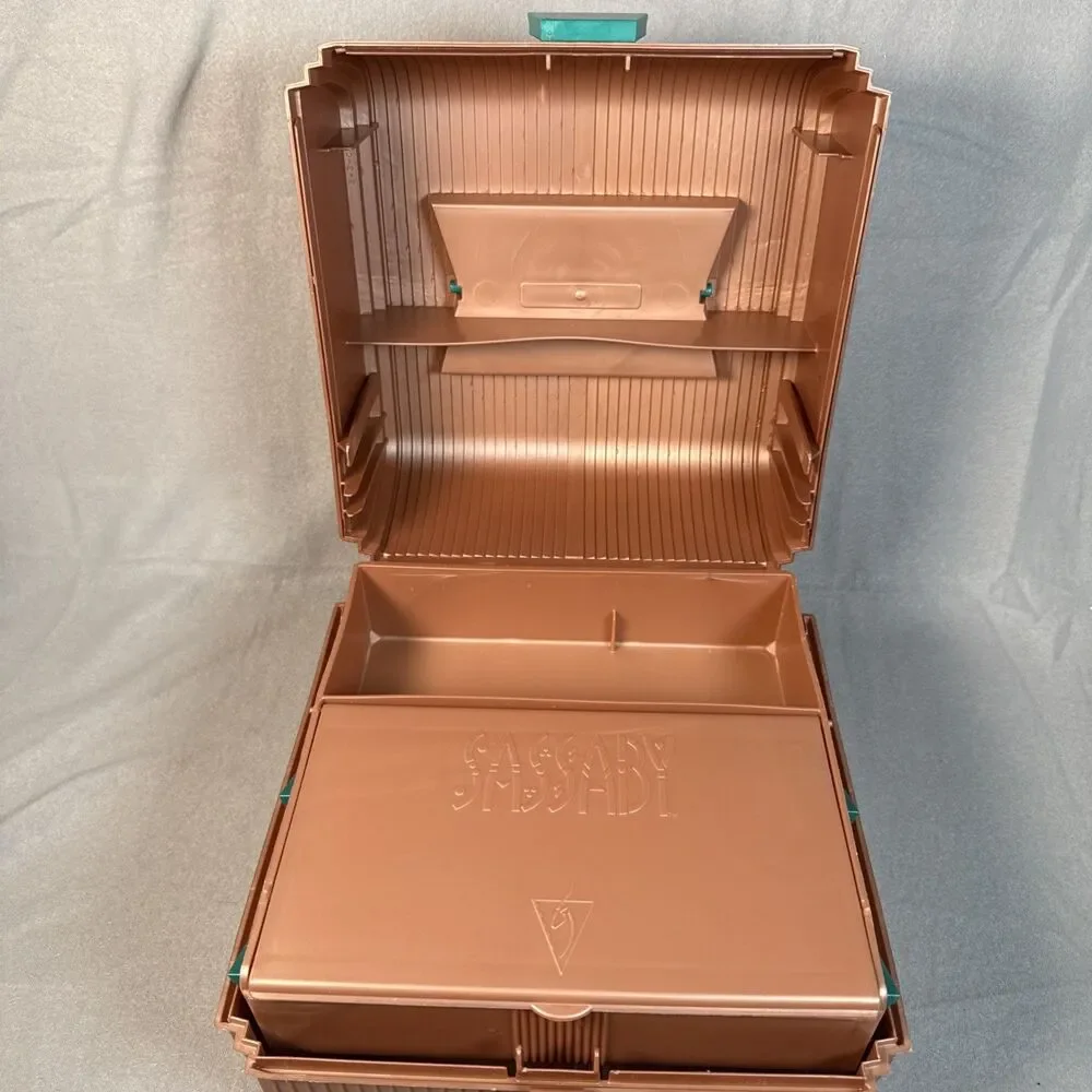 Vtg Sassaby Makeup Train Case Travel Organizer Model 102-18 Hard Harvest Green